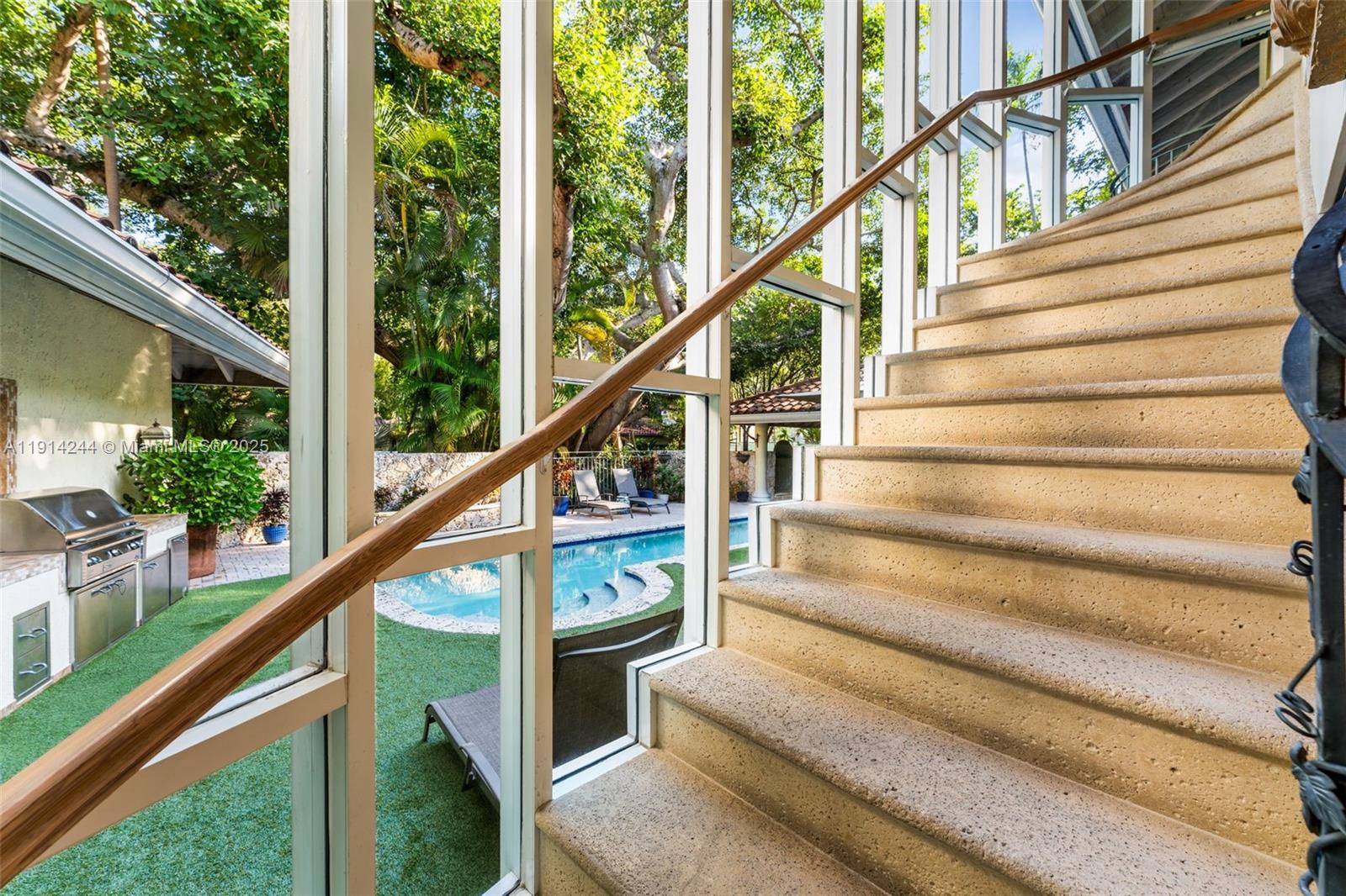 3506 Banyan Cir Miami, FL 33133