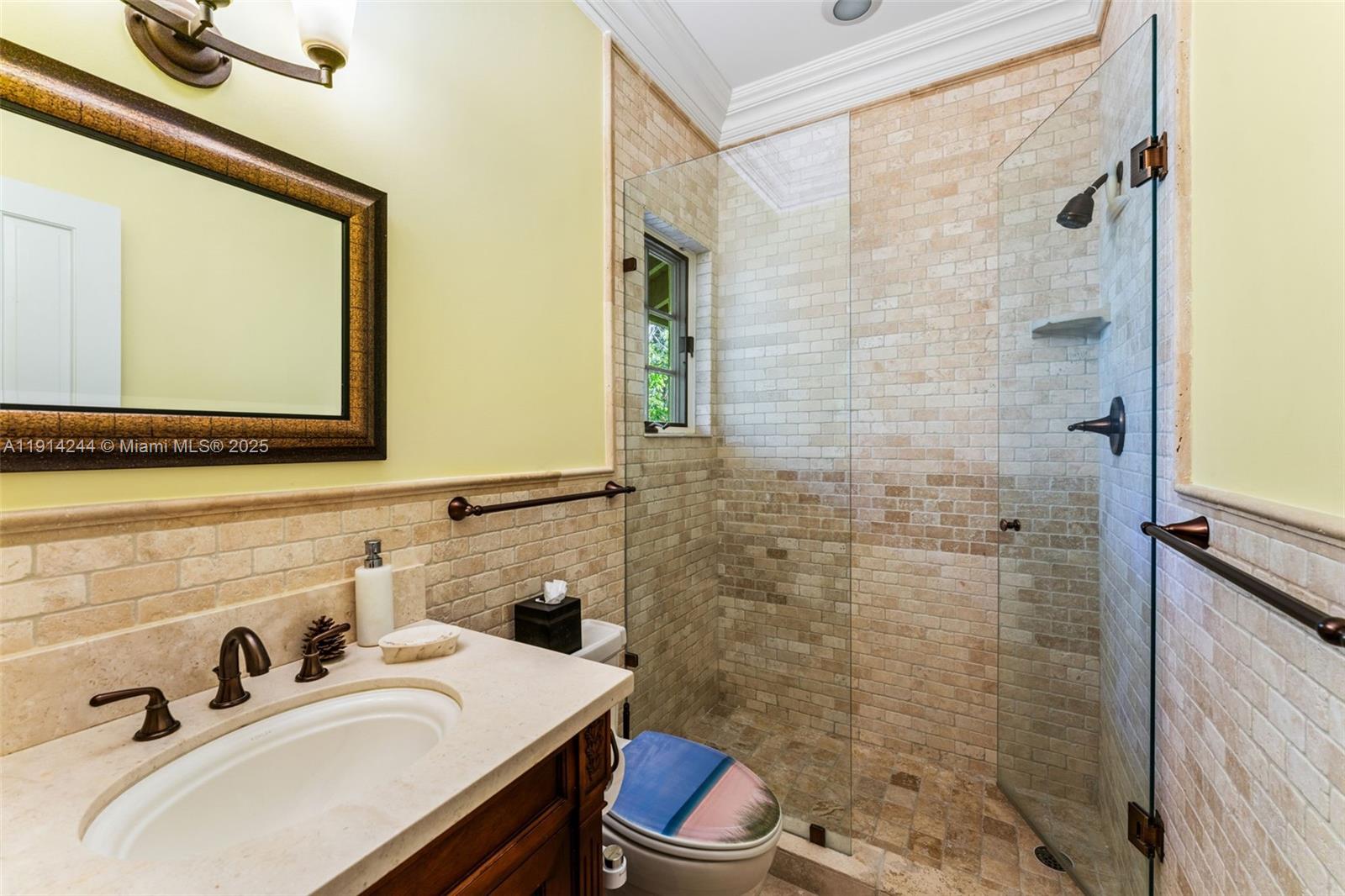 3506 Banyan Cir Miami, FL 33133