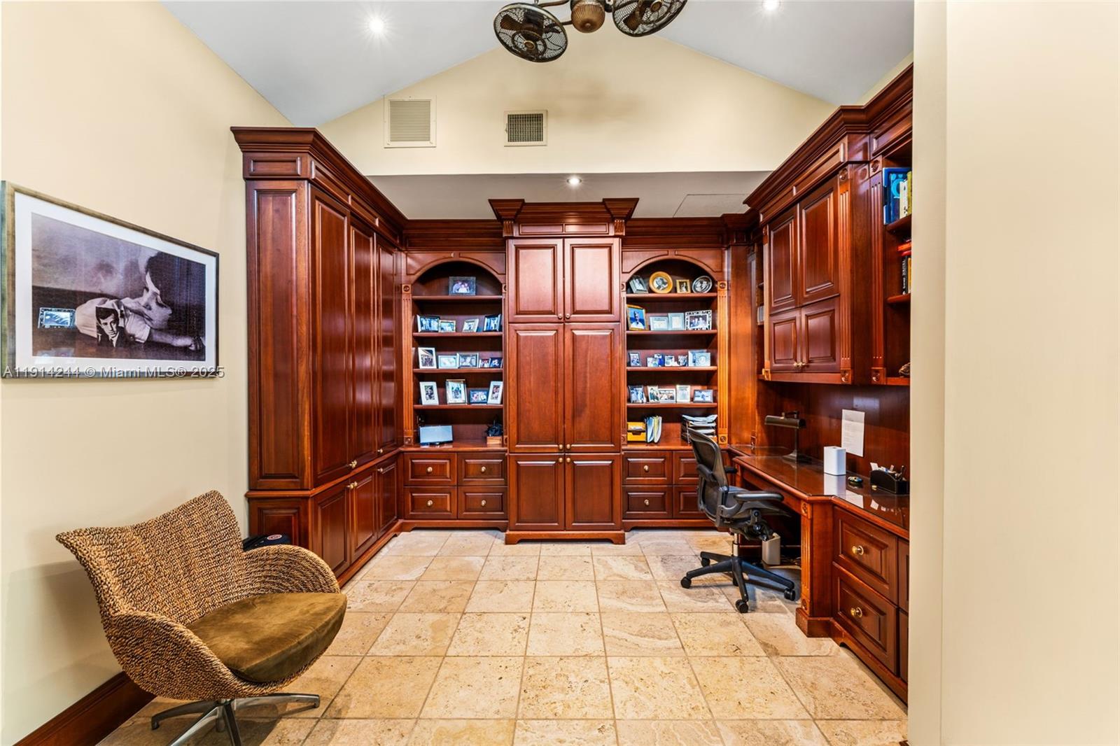 3506 Banyan Cir Miami, FL 33133