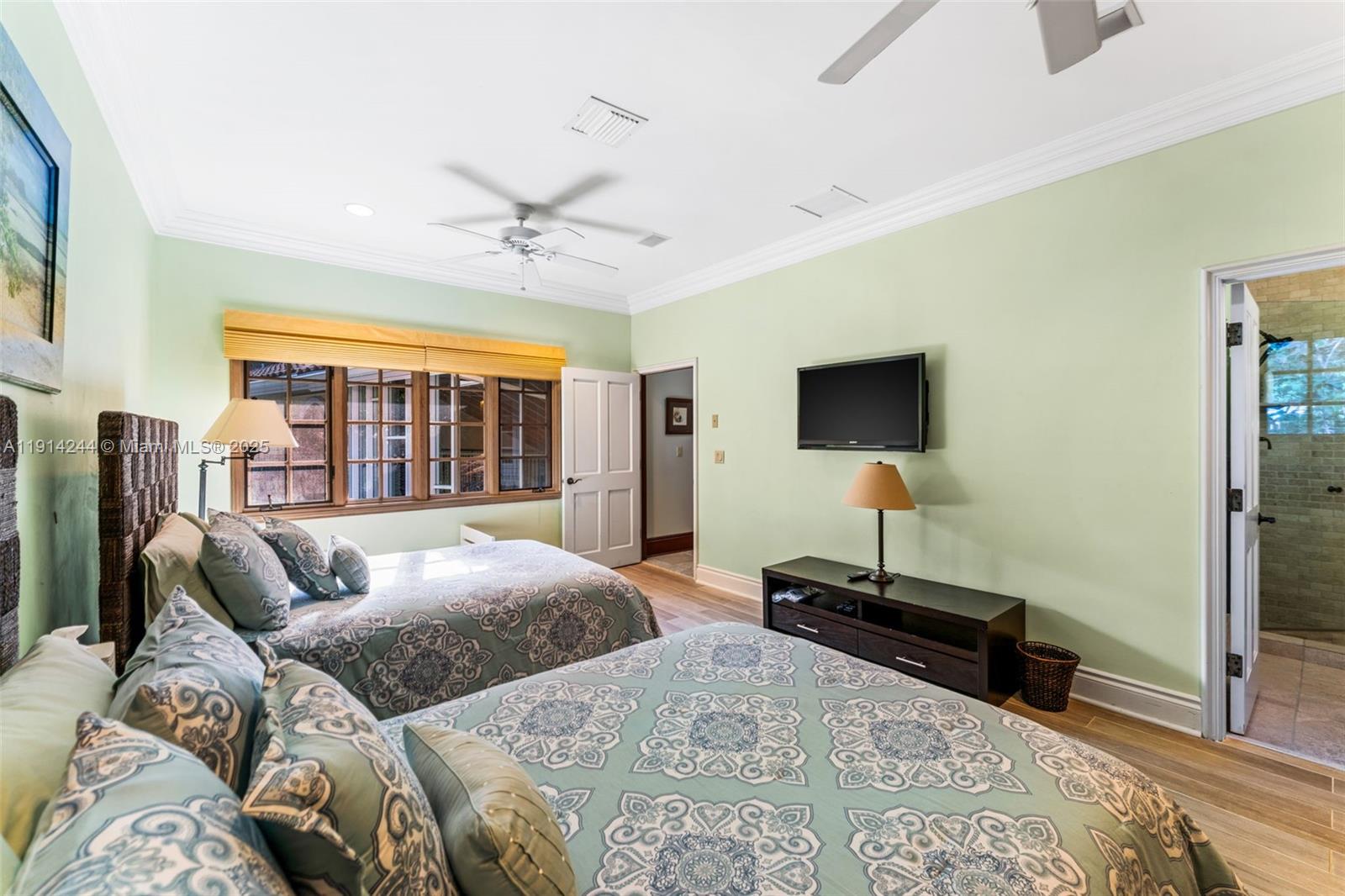 3506 Banyan Cir Miami, FL 33133