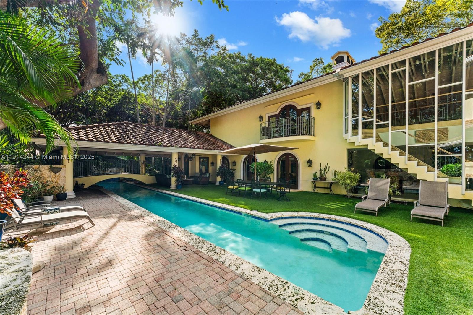 3506 Banyan Cir Miami, FL 33133