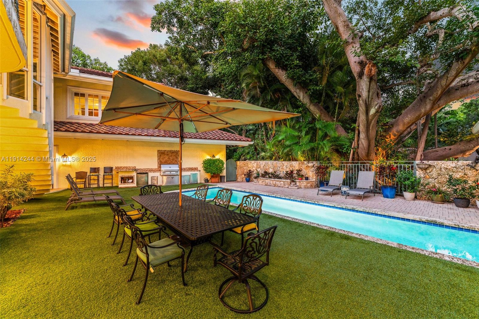 3506 Banyan Cir Miami, FL 33133