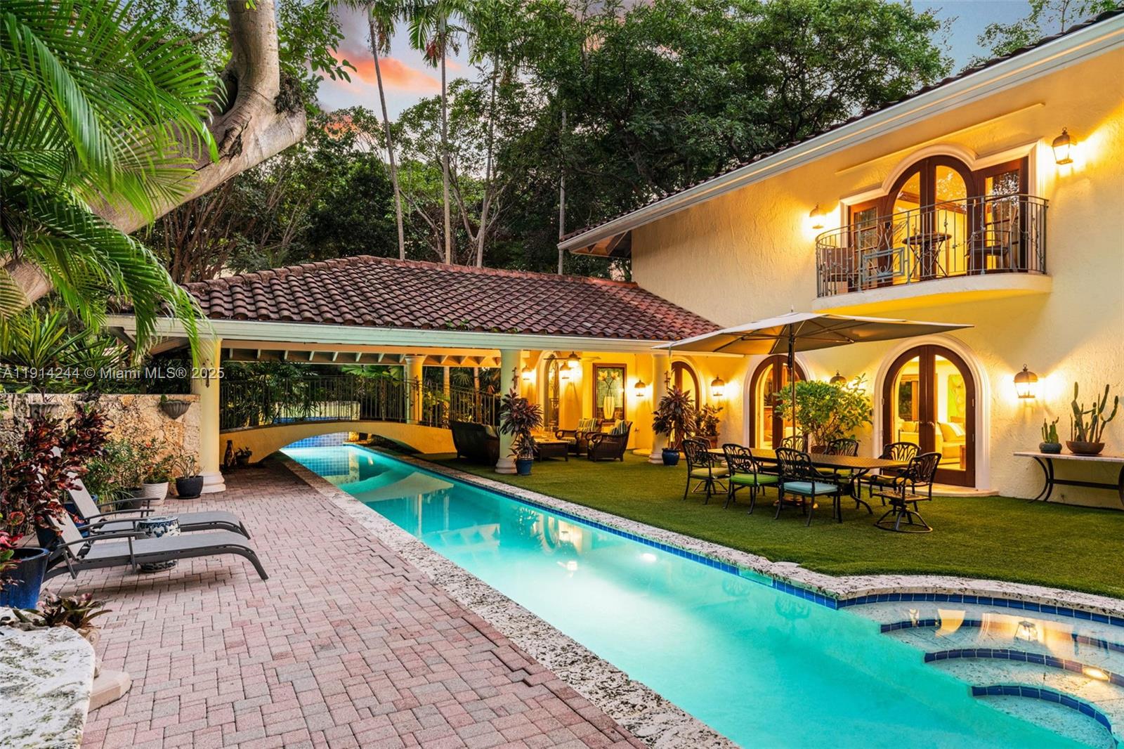 3506 Banyan Cir Miami, FL 33133