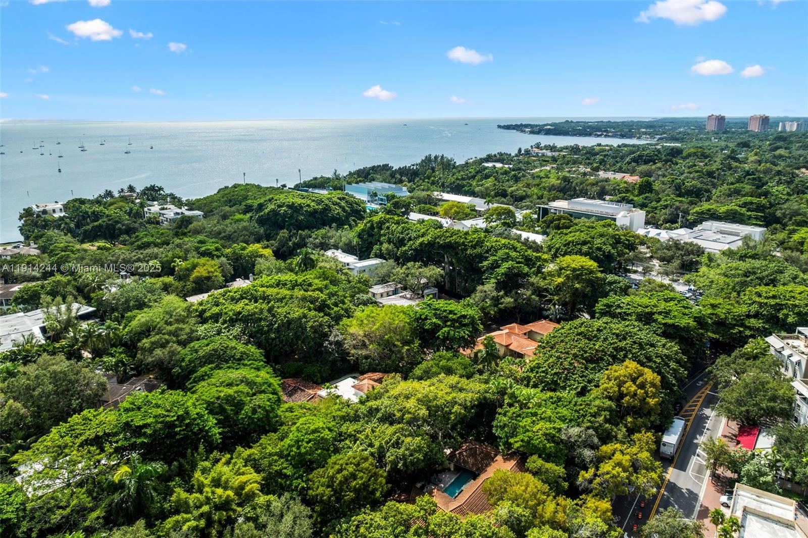 3506 Banyan Cir Miami, FL 33133