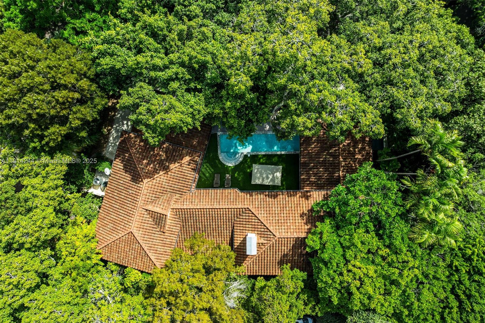 3506 Banyan Cir Miami, FL 33133