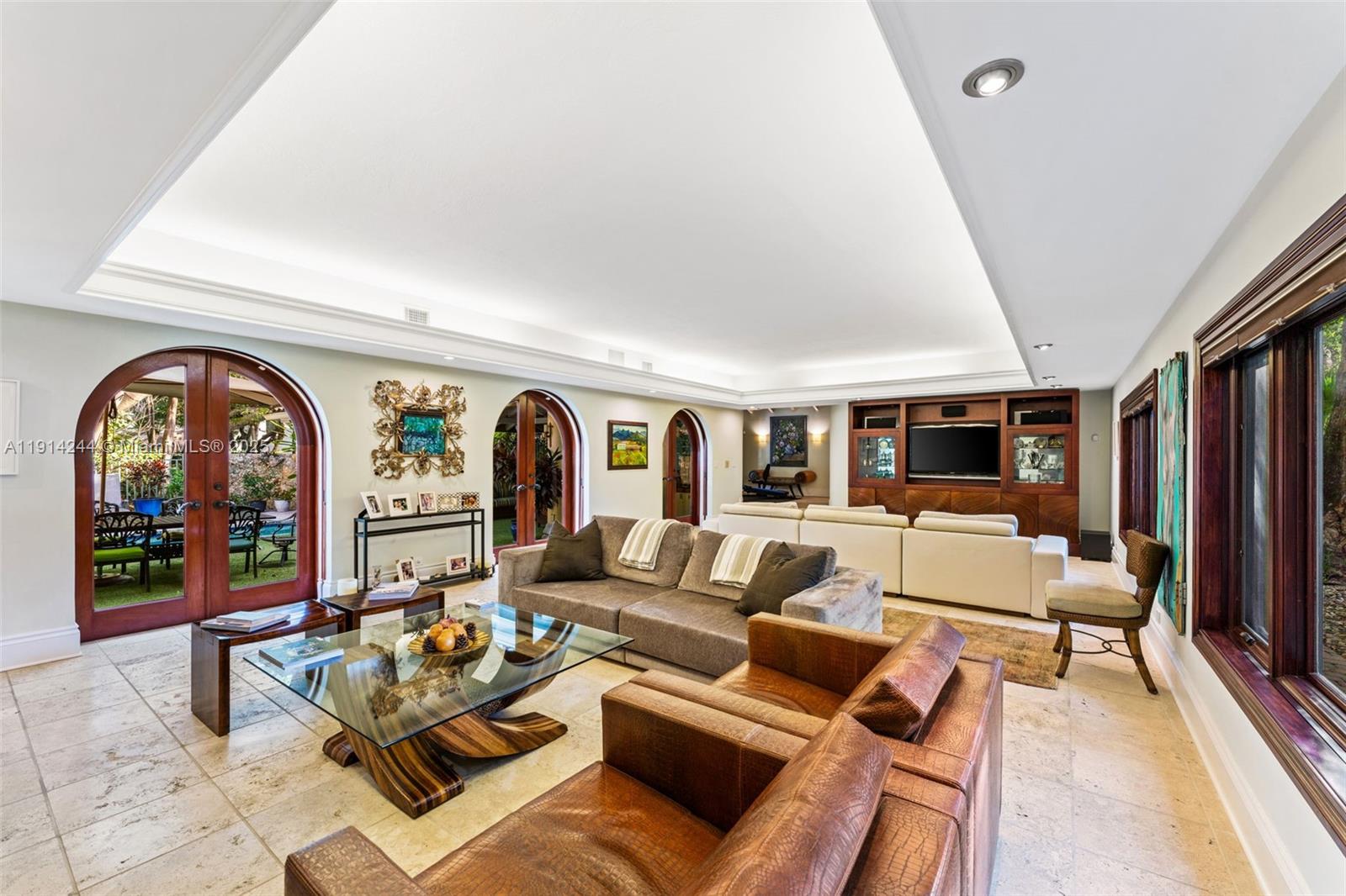 3506 Banyan Cir Miami, FL 33133