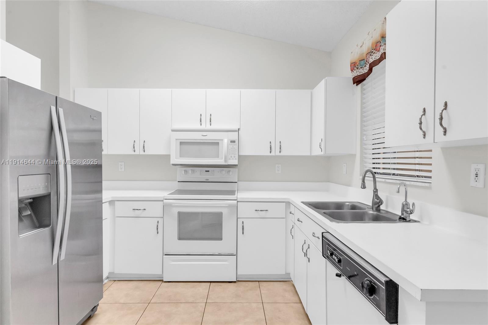 15563 N Miami Lakeway N Miami Lakes, FL 33014