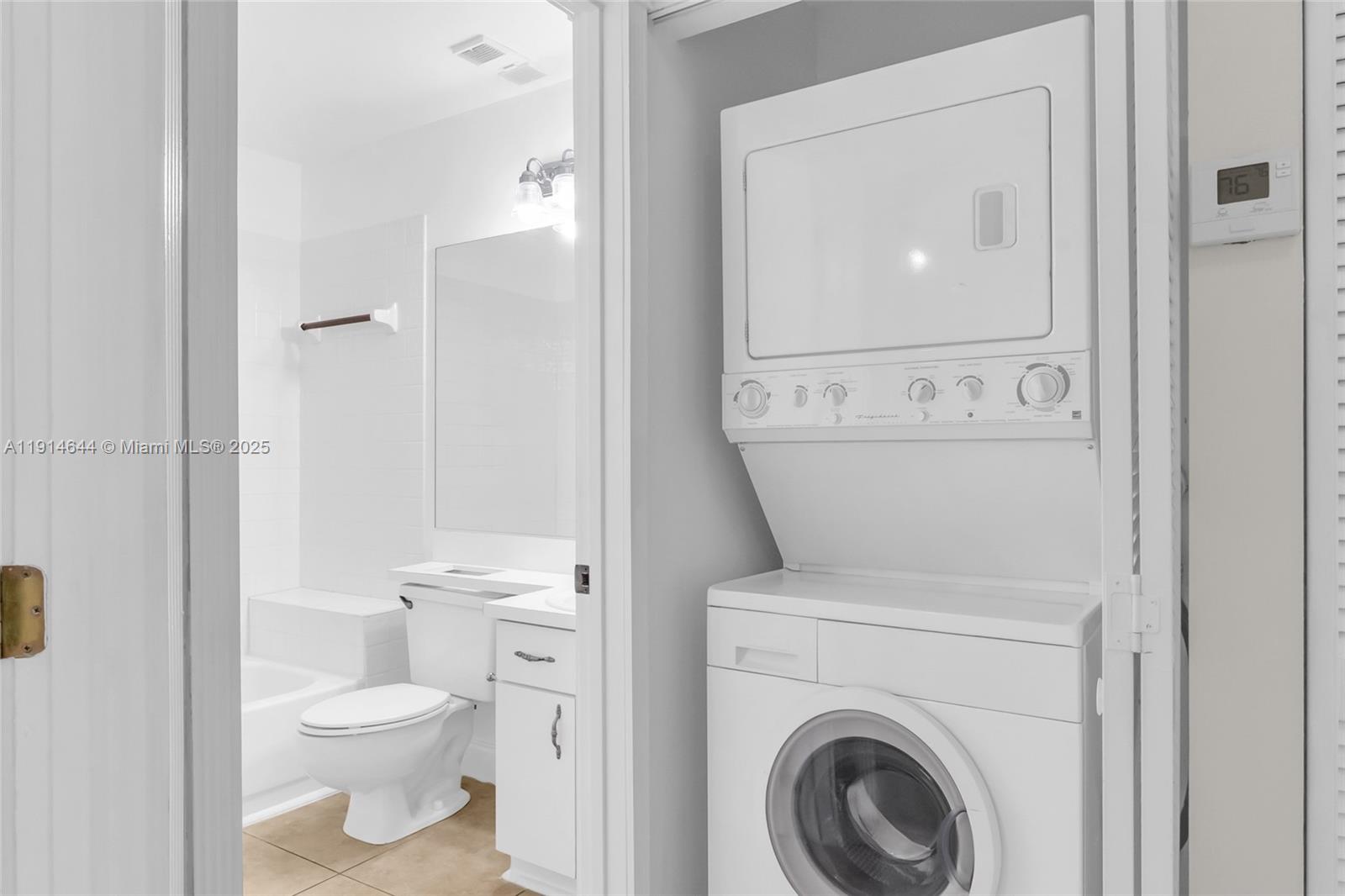 15563 N Miami Lakeway N Miami Lakes, FL 33014