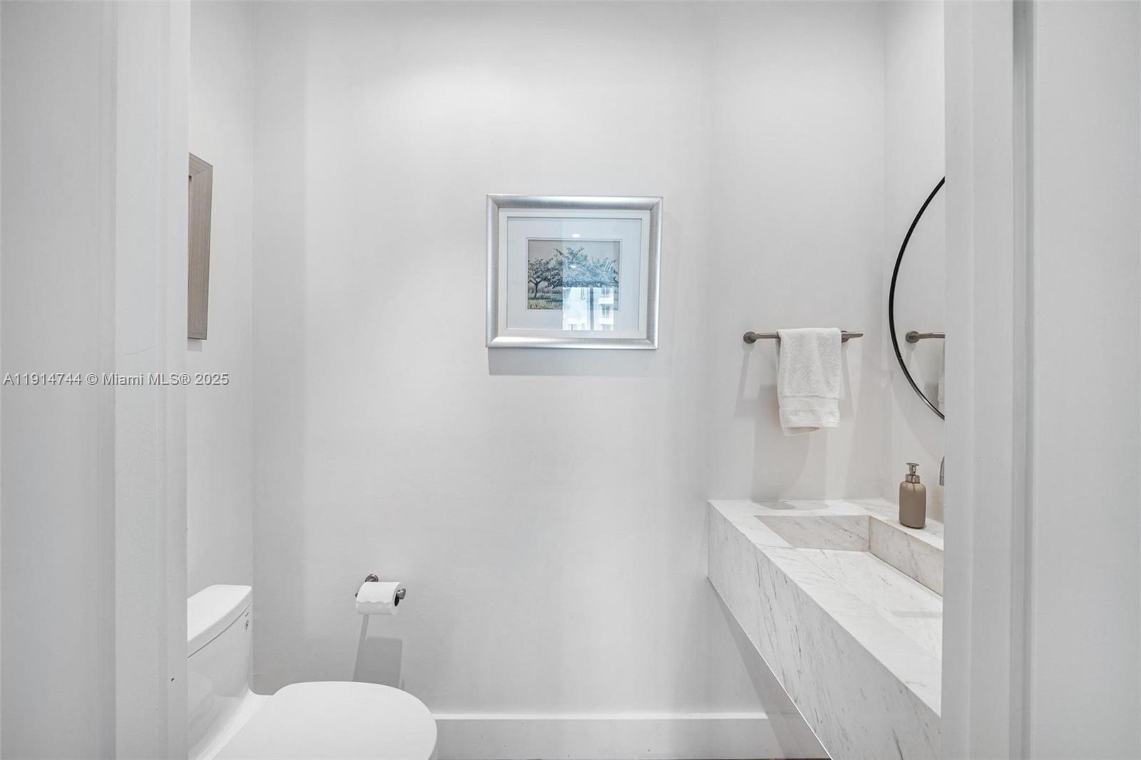 900 Brickell Key Blvd #1403 Miami, FL 33131