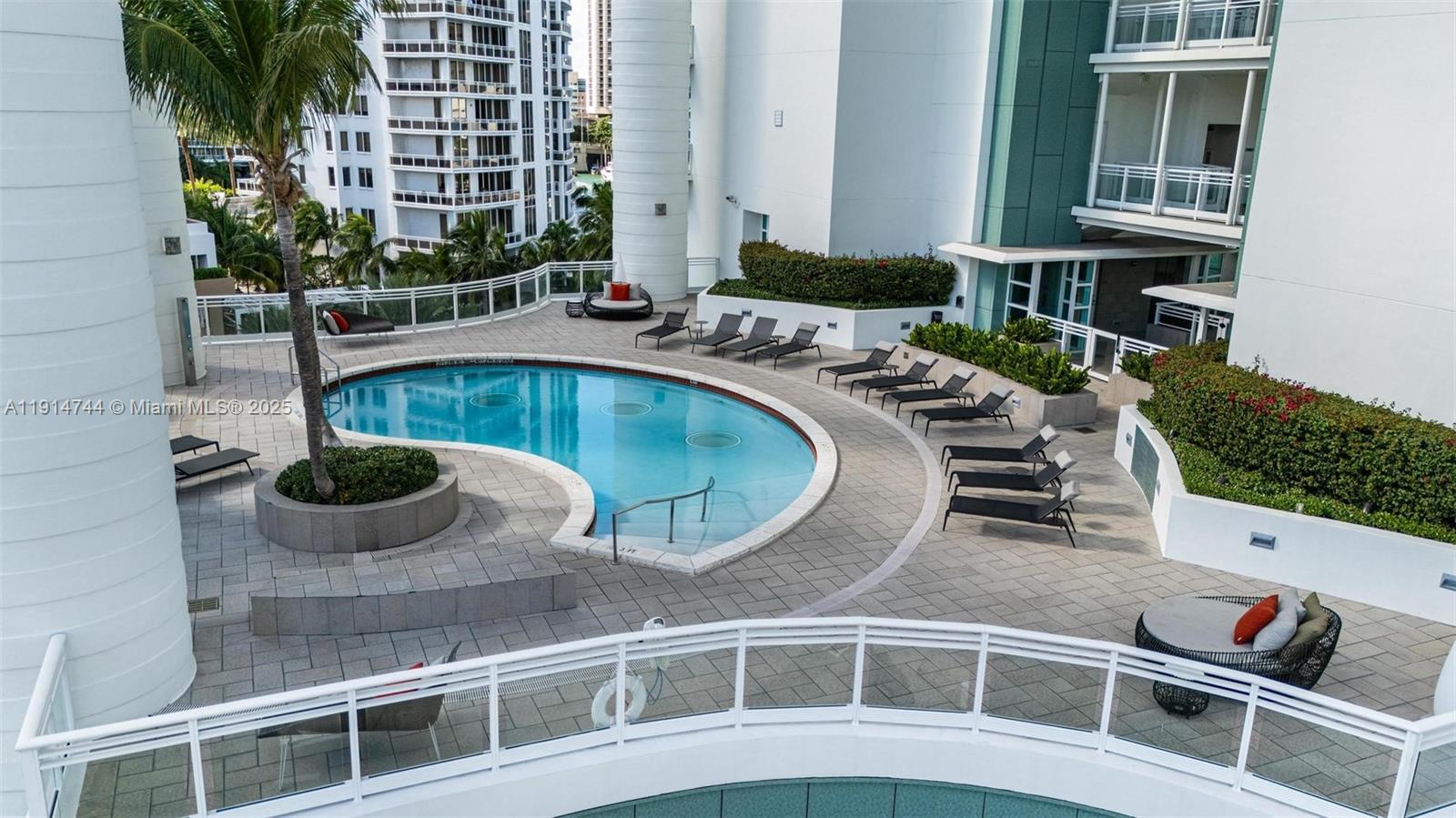 900 Brickell Key Blvd #1403 Miami, FL 33131