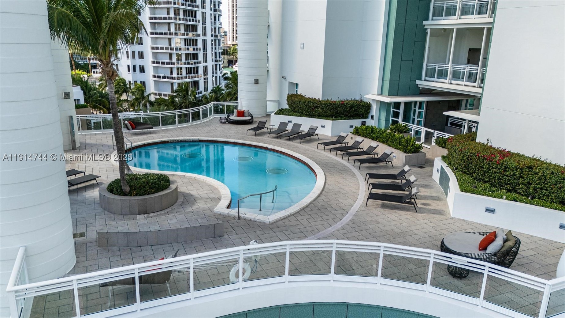 900 Brickell Key Blvd #1403 Miami, FL 33131