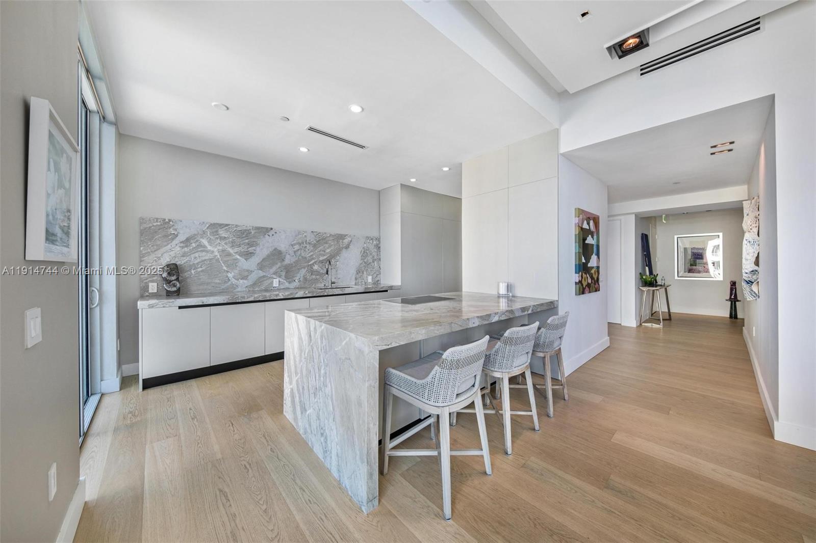 900 Brickell Key Blvd #1403 Miami, FL 33131