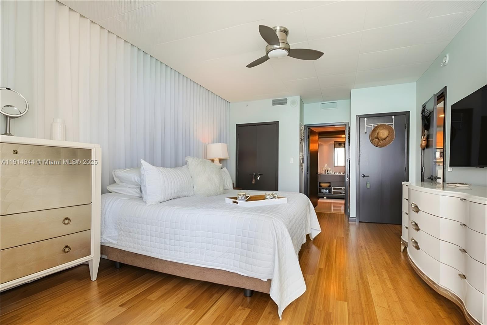 image Carillon Beach Cond24