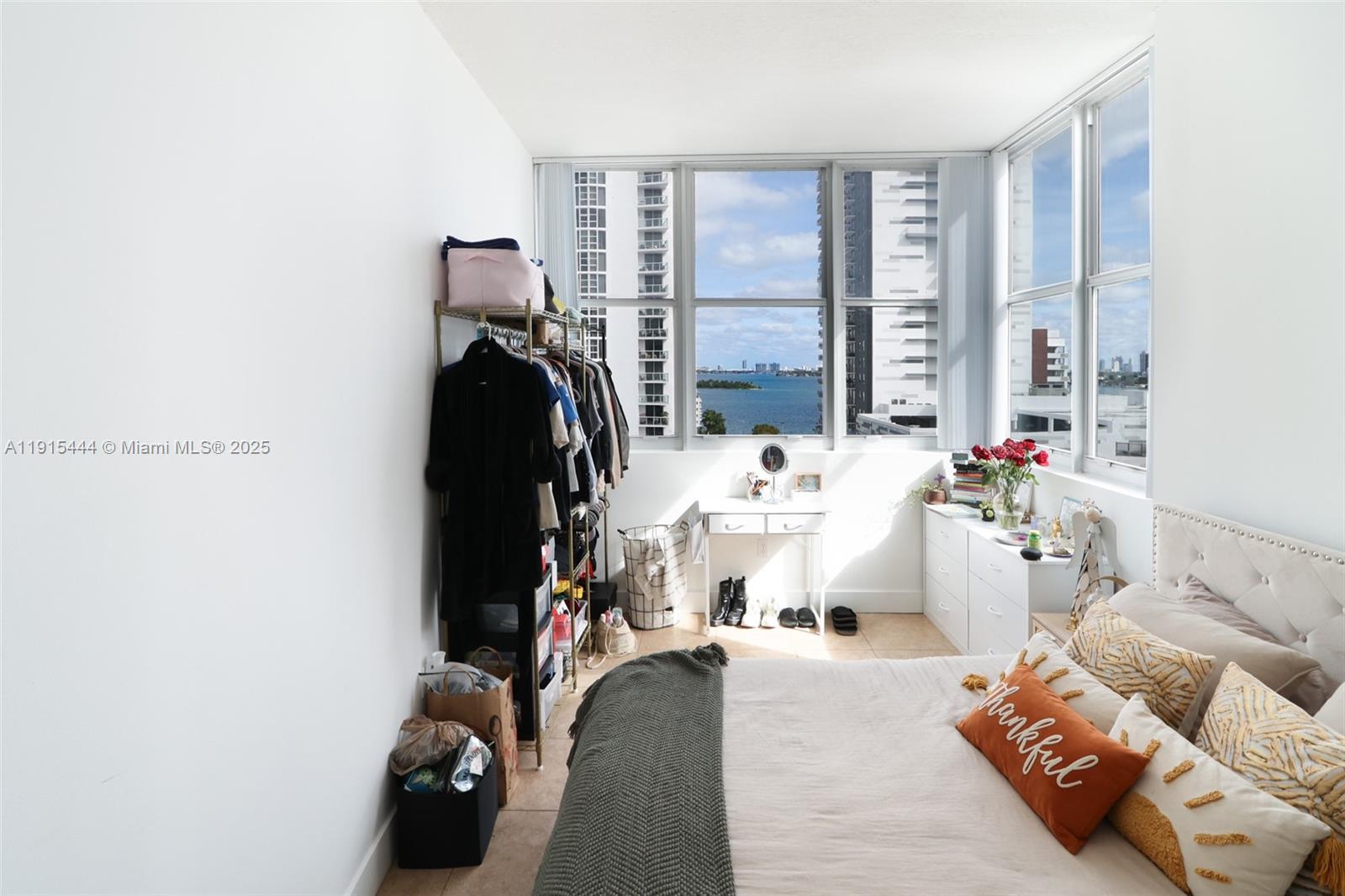 image Edgewater Lofts10