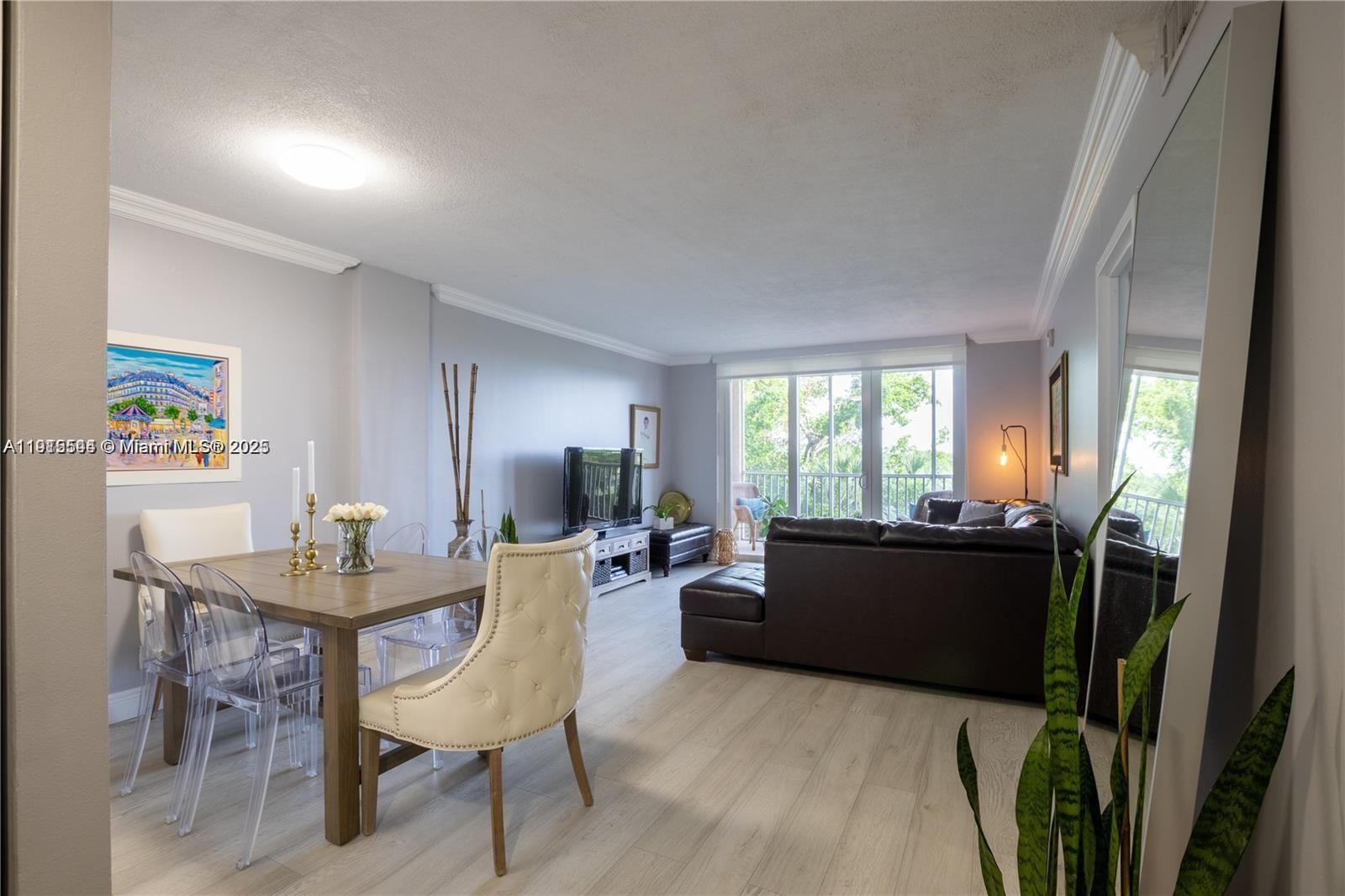 250 Jacaranda Dr #506