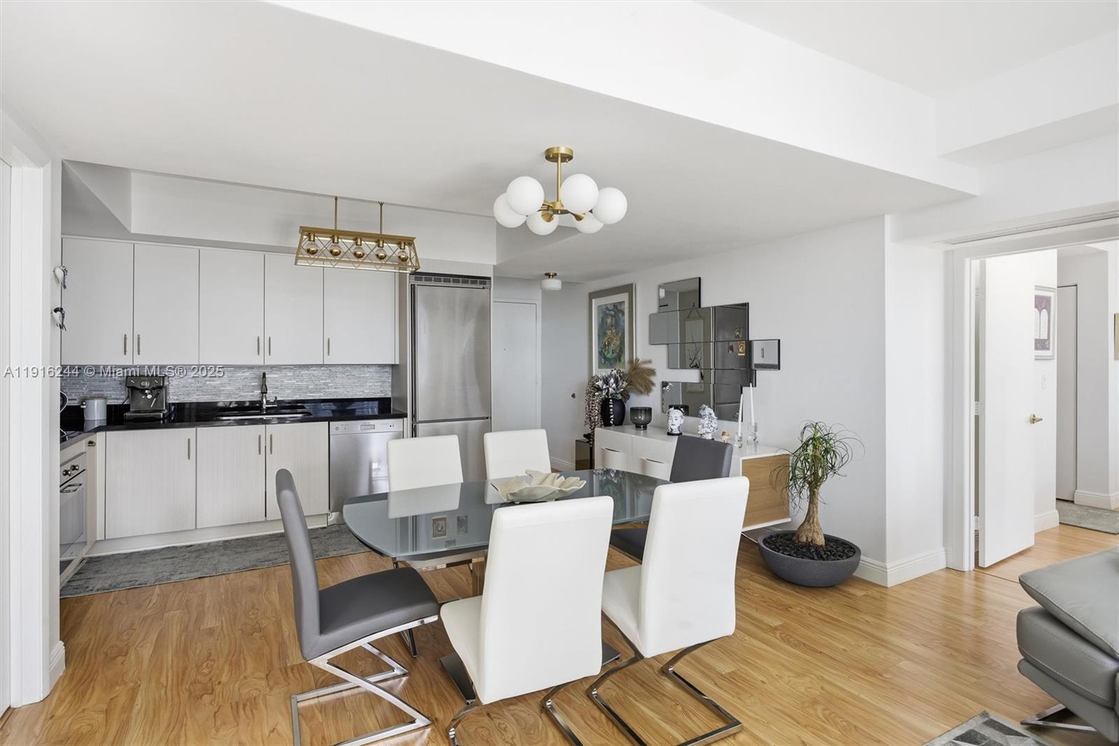 image Mint Condomimium12