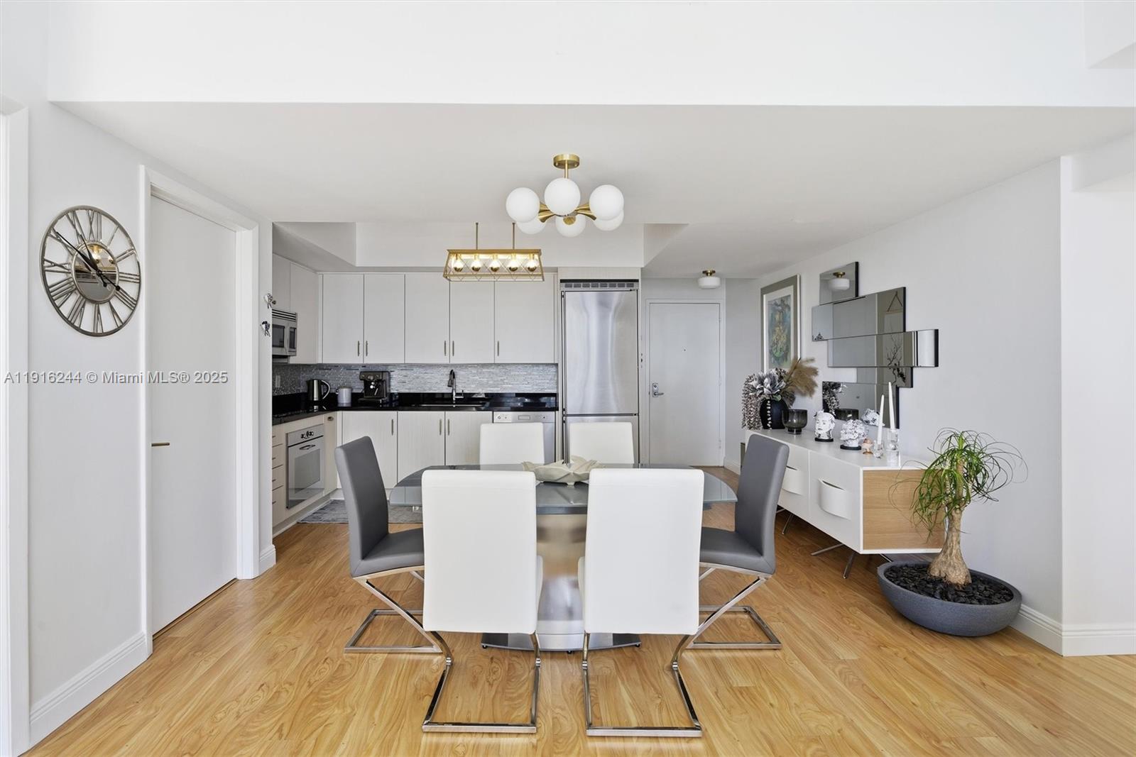 image Mint Condomimium13