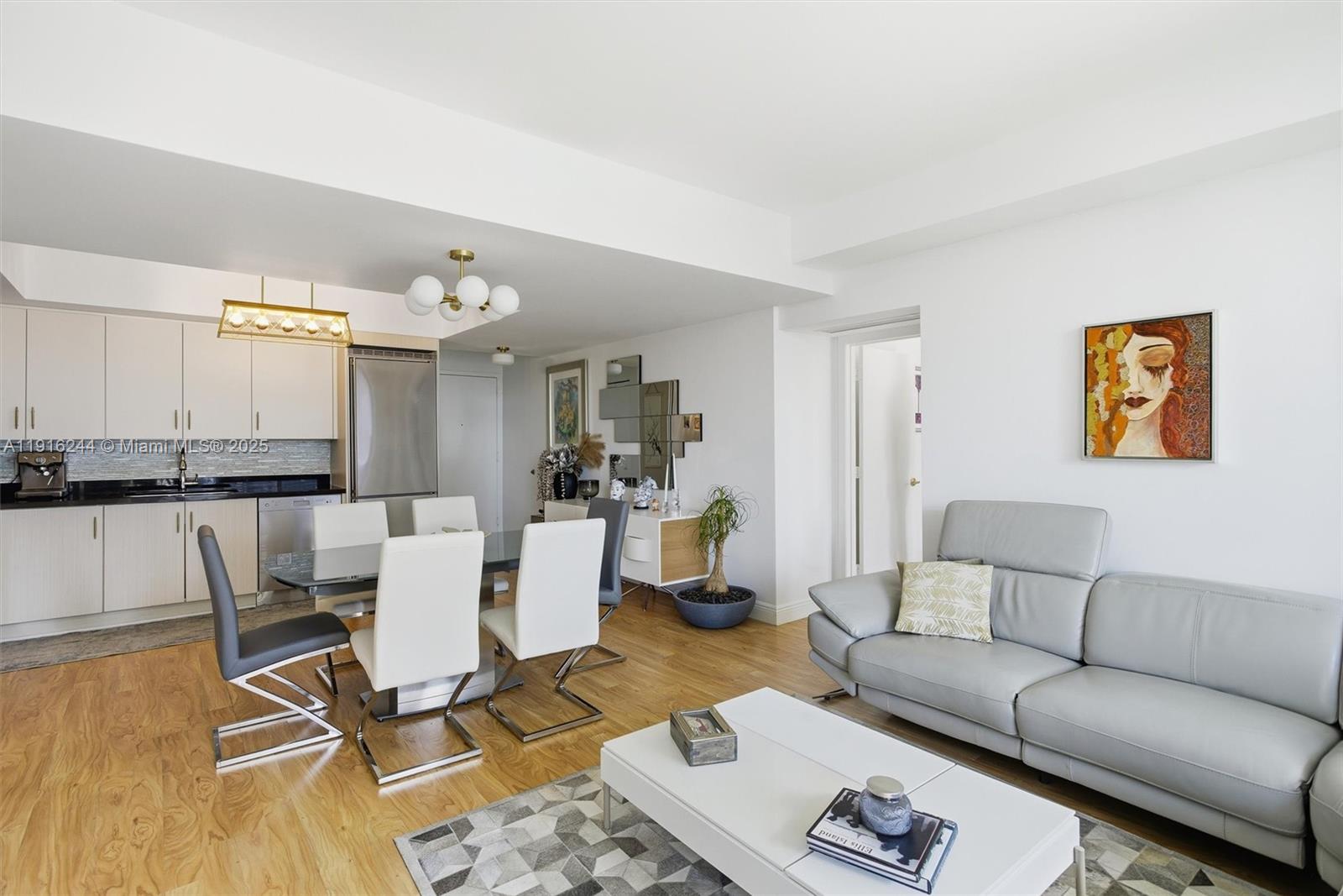 image Mint Condomimium14