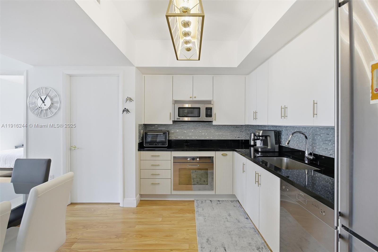 image Mint Condomimium15