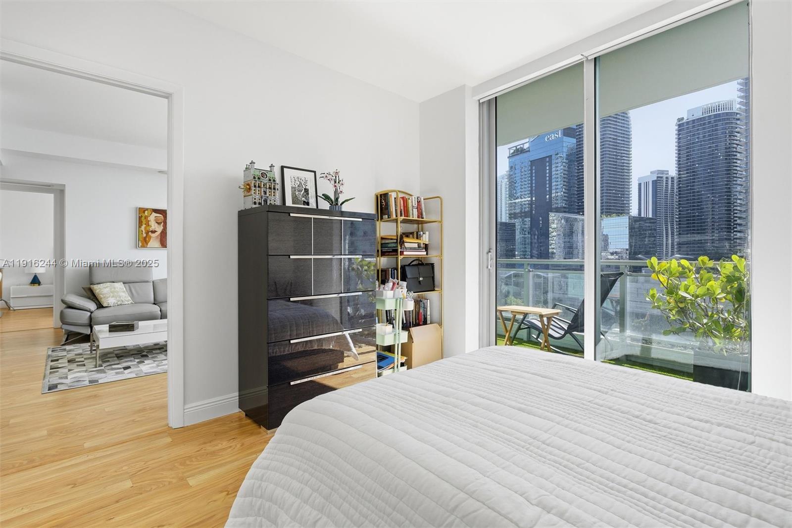 image Mint Condomimium24