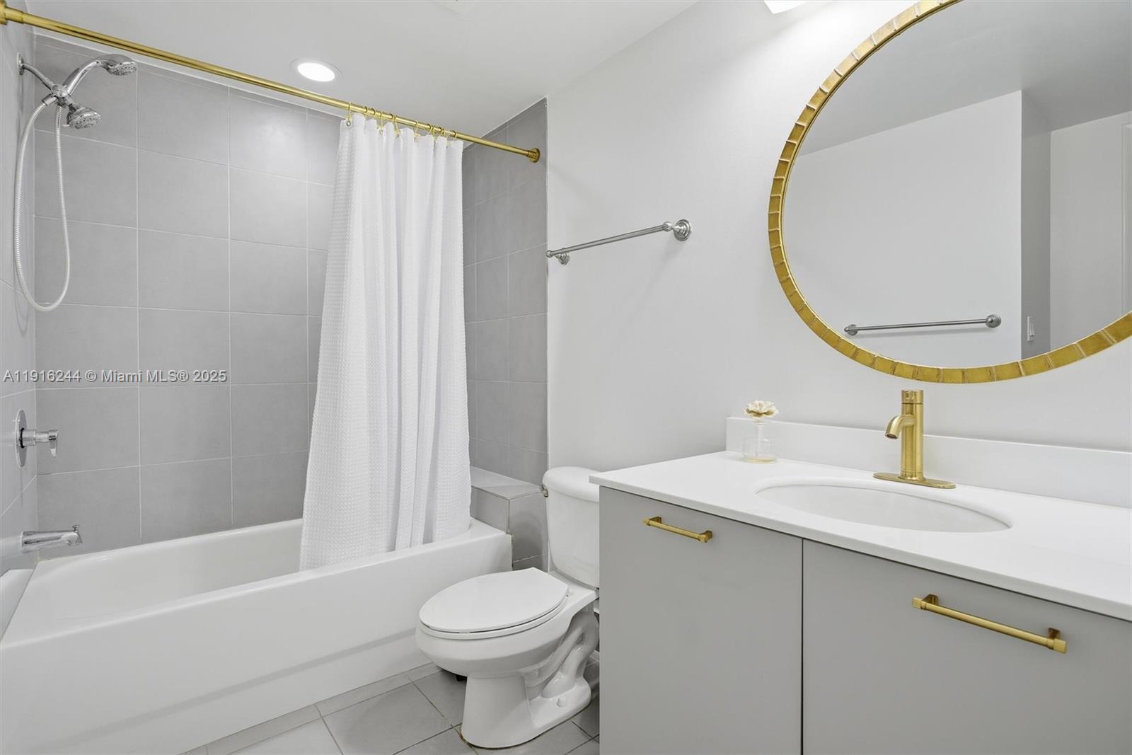 image Mint Condomimium25