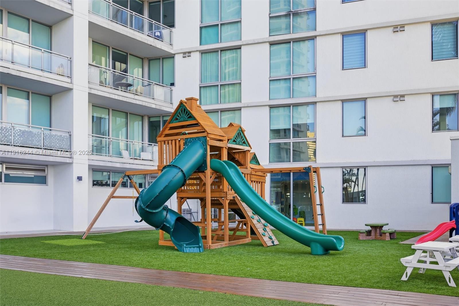 image Mint Condomimium30