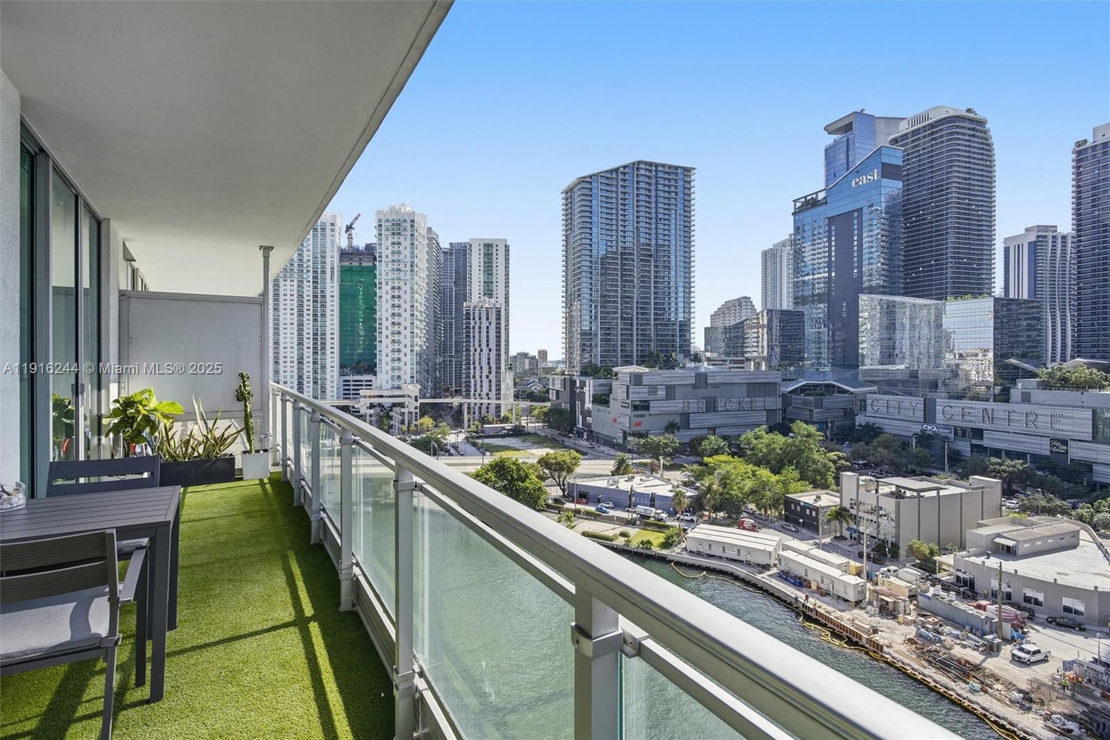 image Mint Condomimium5