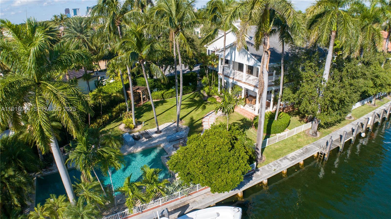 700 Coral Way Fort Lauderdale, FL 33301