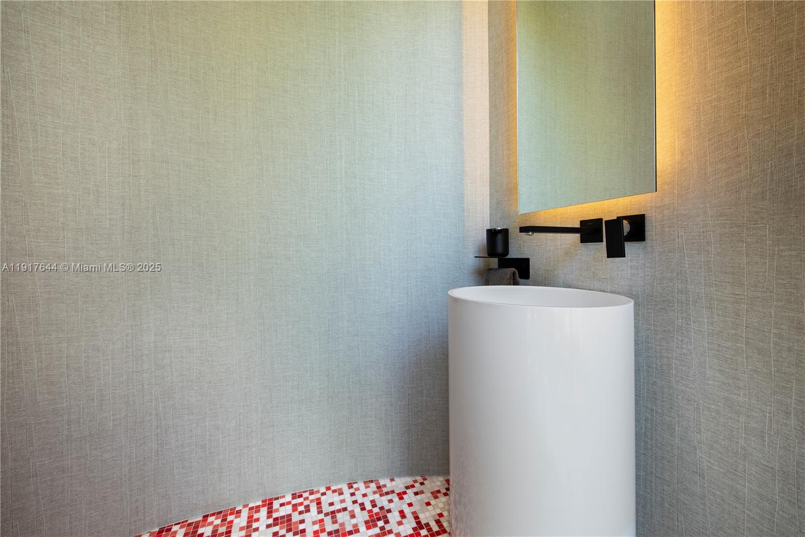 8055 Noremac Ave Miami Beach, FL 33141