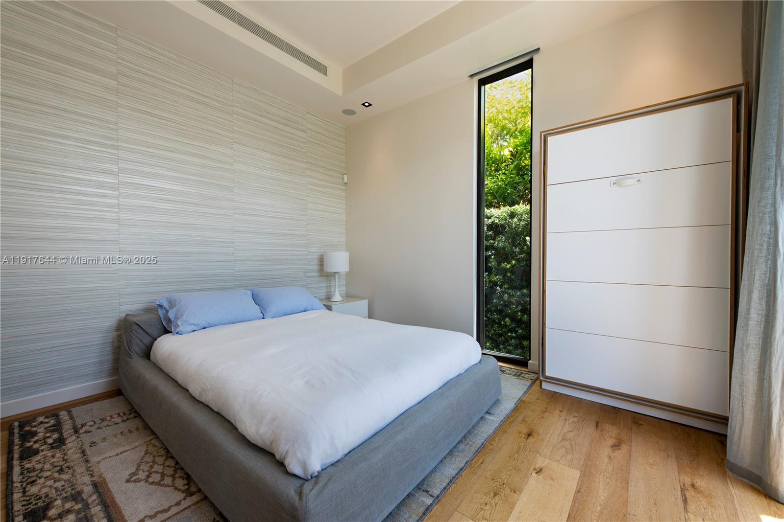 8055 Noremac Ave Miami Beach, FL 33141