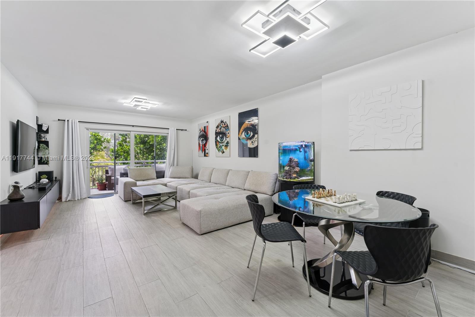 4400 Hillcrest Dr #303B