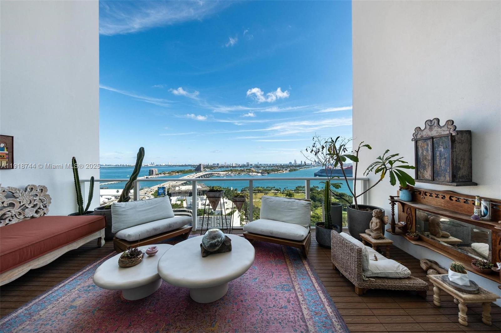 1040 Biscayne Blvd #2203