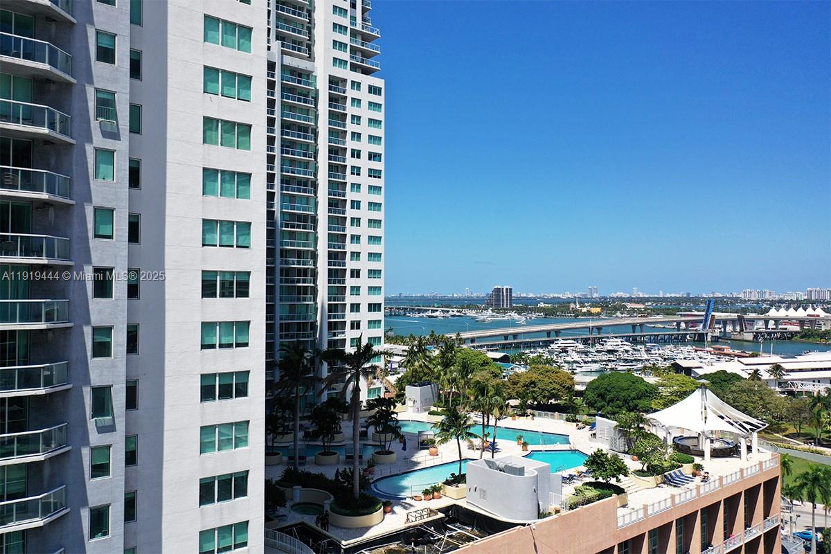 image Vizcayne South Condo7