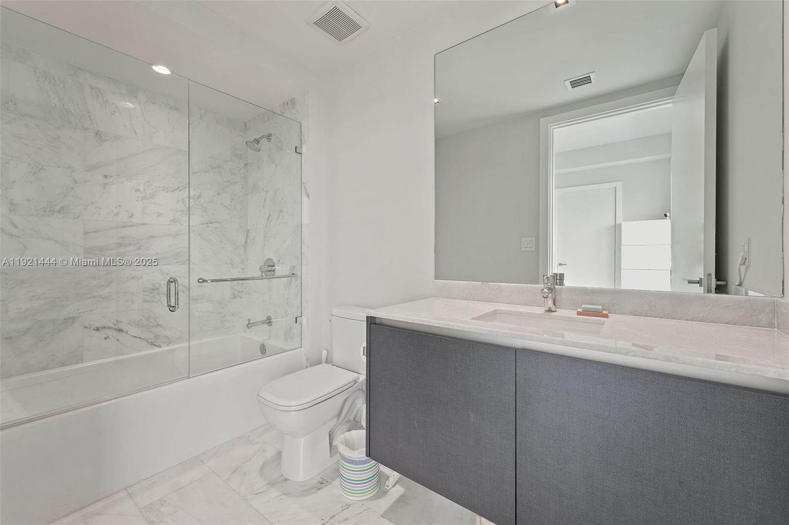 1451 Brickell Ave #2802 Miami, FL 33131