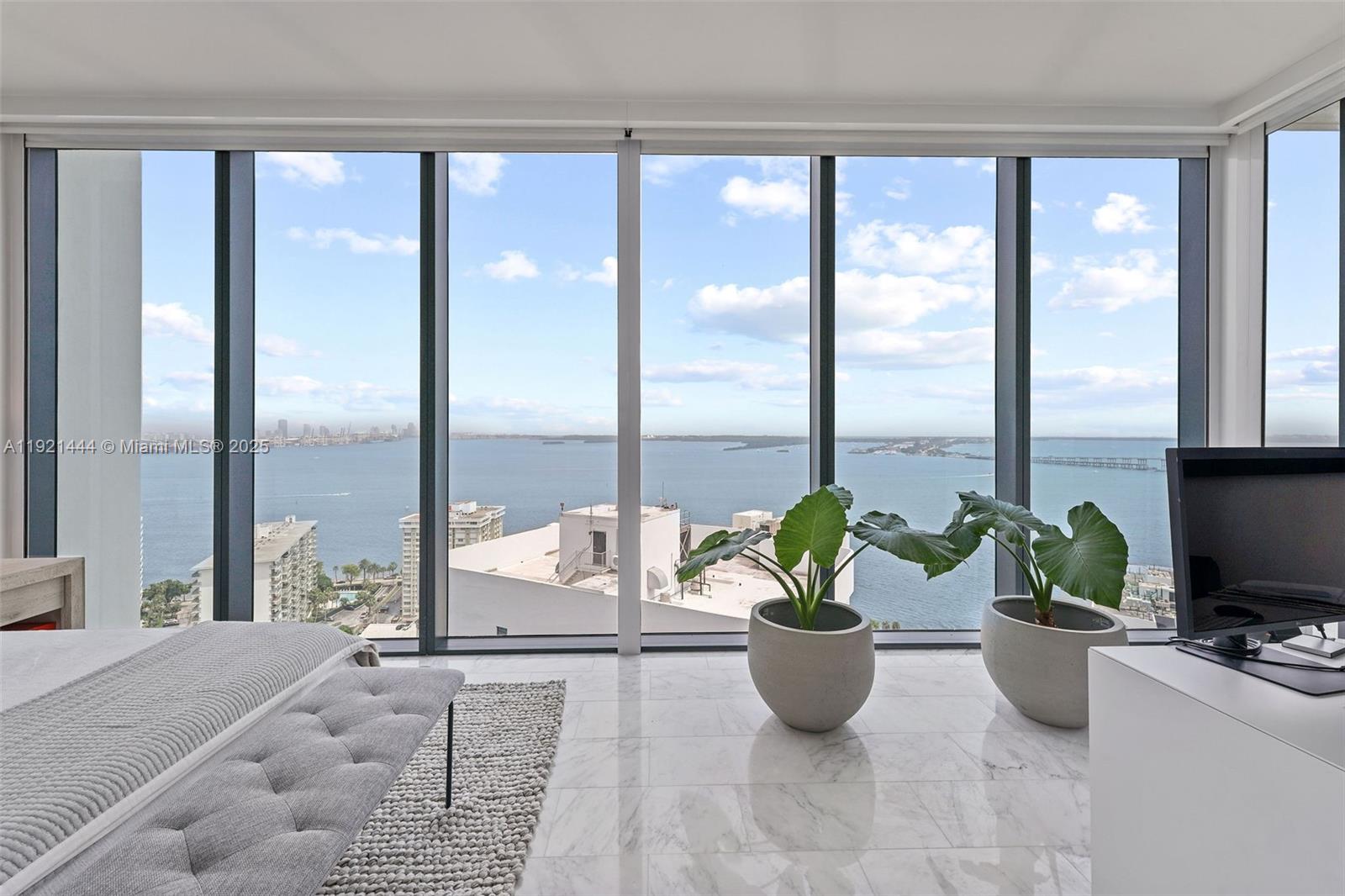 1451 Brickell Ave #2802 Miami, FL 33131