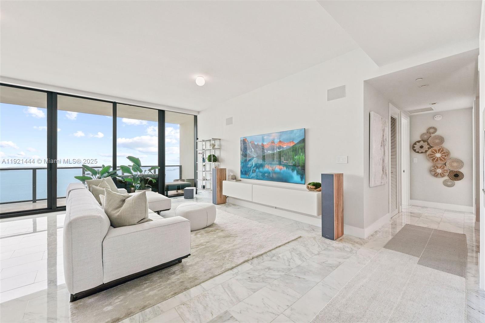 1451 Brickell Ave #2802 Miami, FL 33131