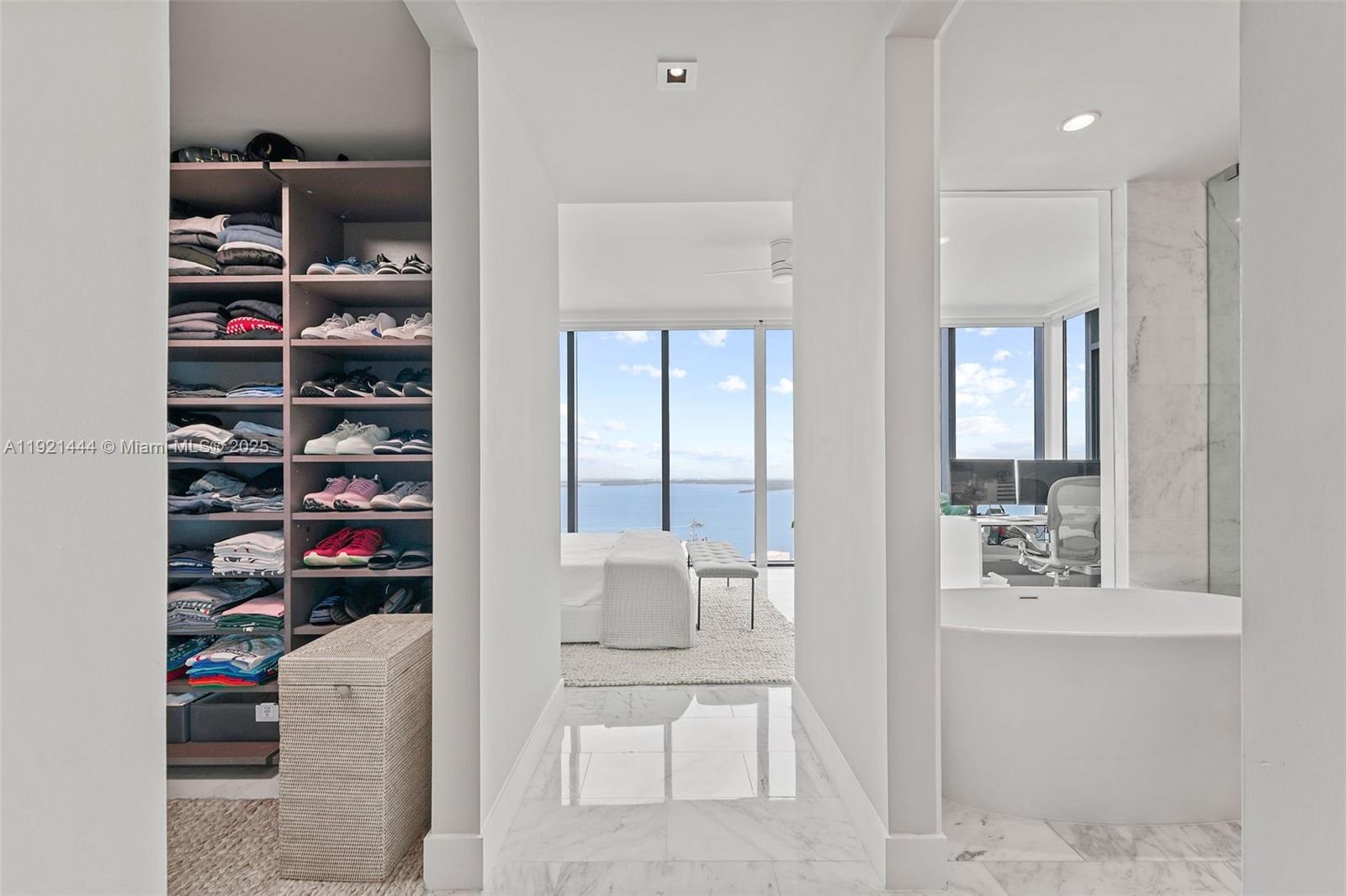 1451 Brickell Ave #2802 Miami, FL 33131