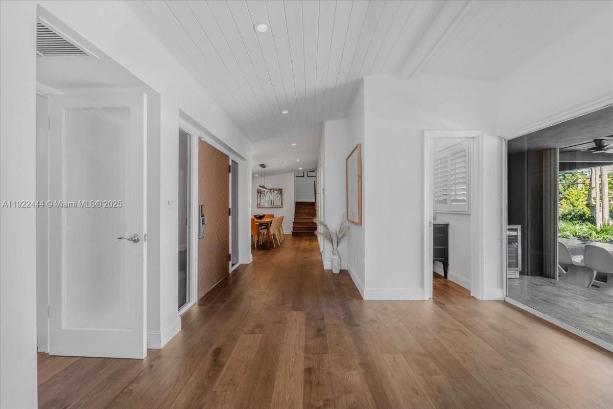 669 S Mashta Dr Key Biscayne, FL 33149