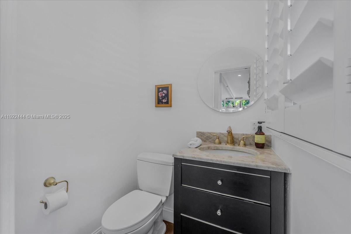 669 S Mashta Dr Key Biscayne, FL 33149