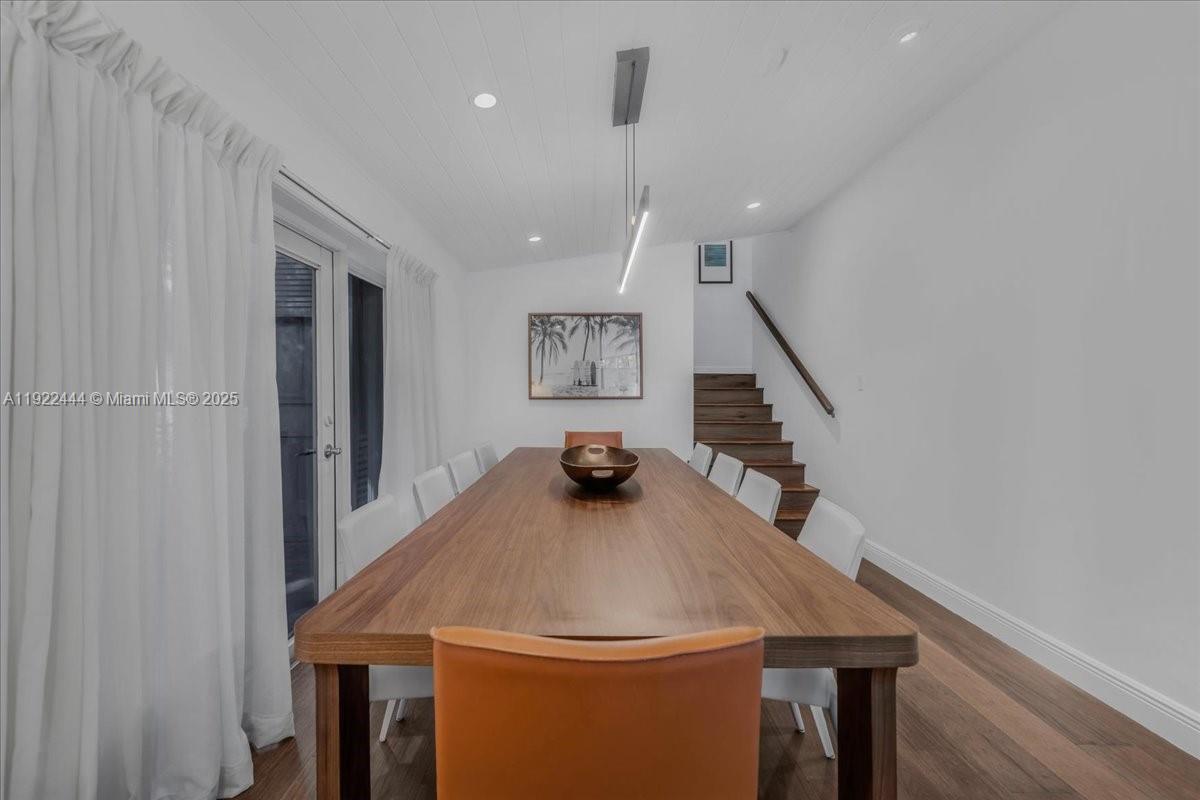 669 S Mashta Dr Key Biscayne, FL 33149