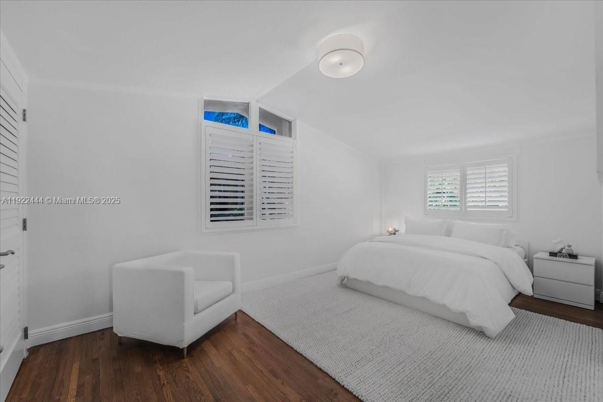 669 S Mashta Dr Key Biscayne, FL 33149