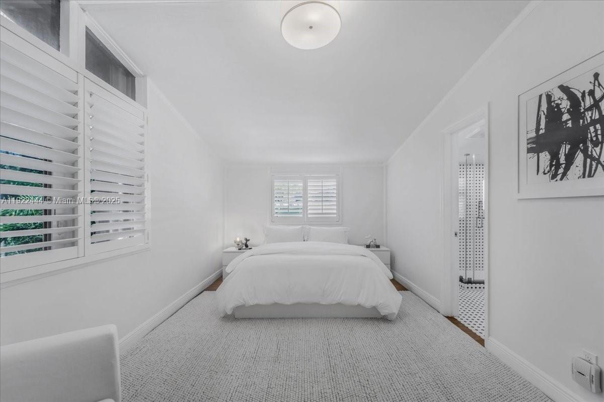 669 S Mashta Dr Key Biscayne, FL 33149