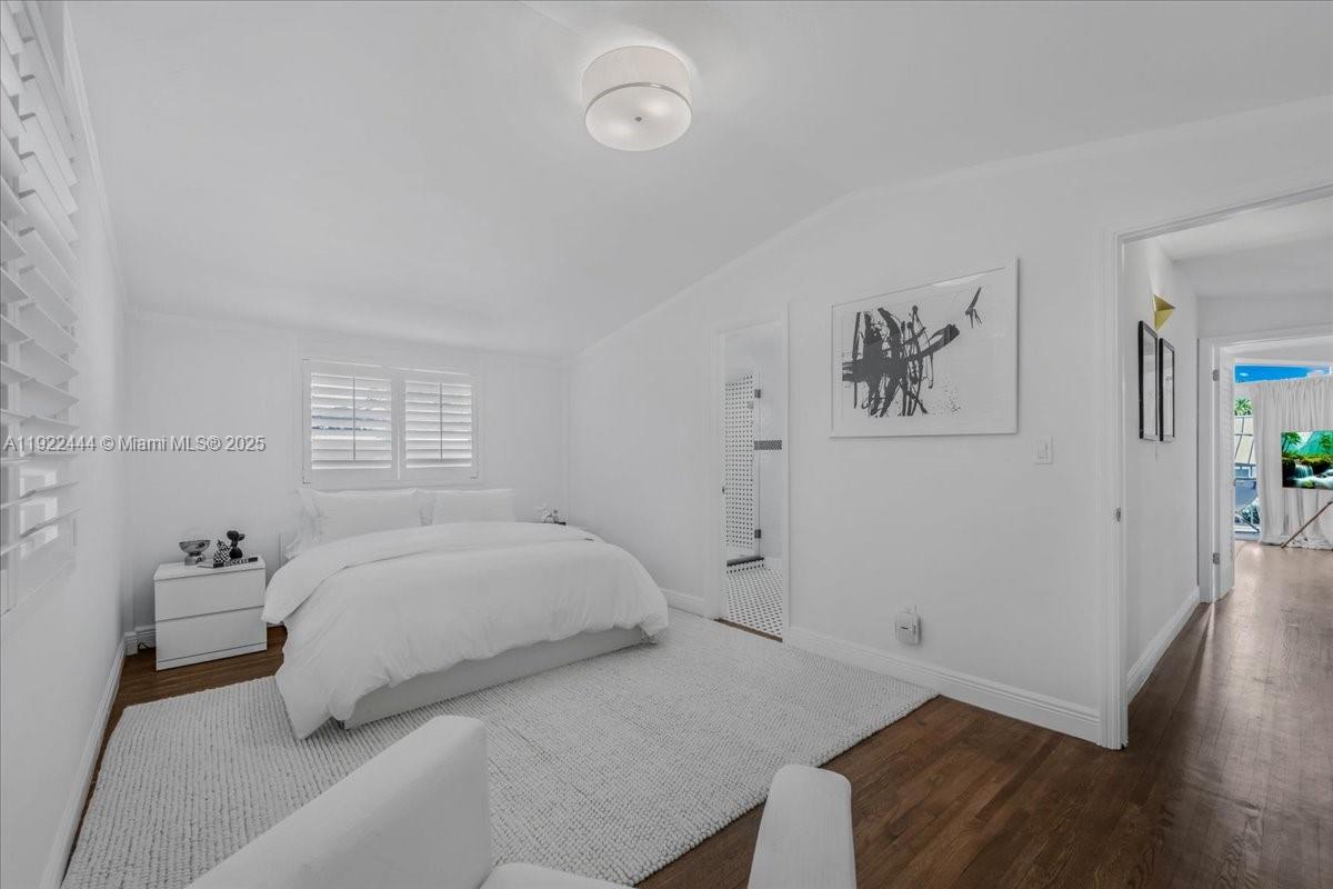 669 S Mashta Dr Key Biscayne, FL 33149