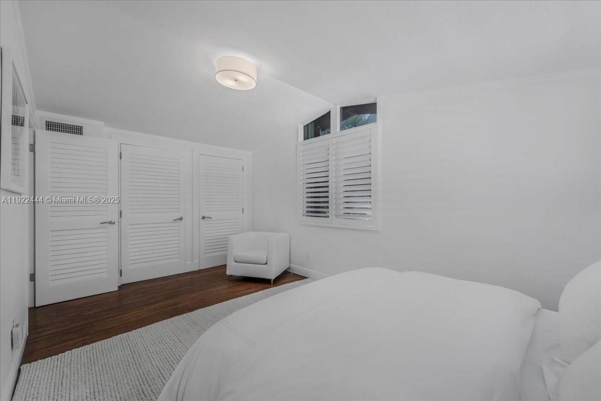 669 S Mashta Dr Key Biscayne, FL 33149