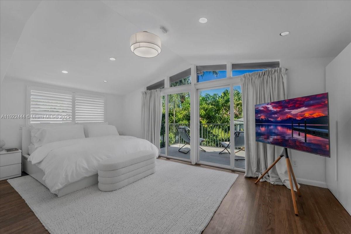 669 S Mashta Dr Key Biscayne, FL 33149