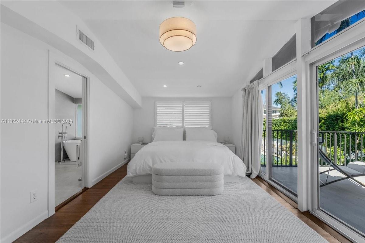 669 S Mashta Dr Key Biscayne, FL 33149