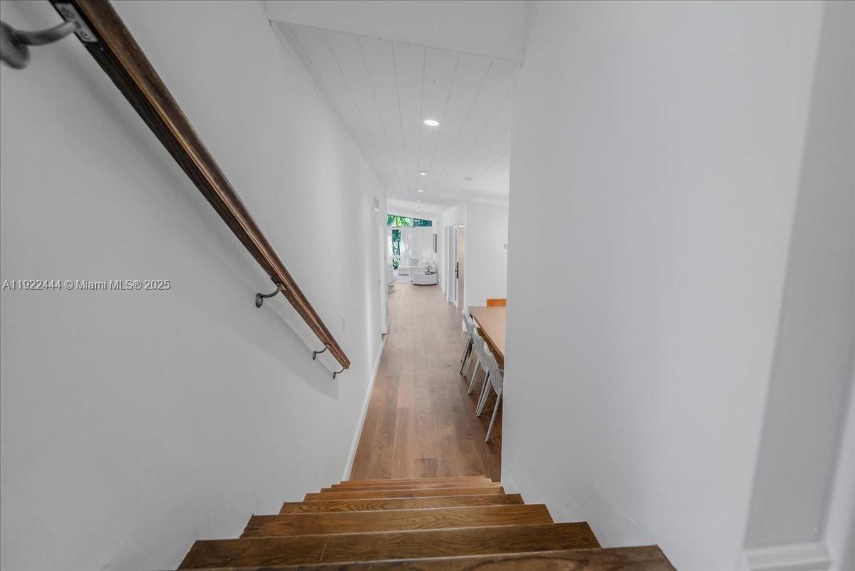 669 S Mashta Dr Key Biscayne, FL 33149