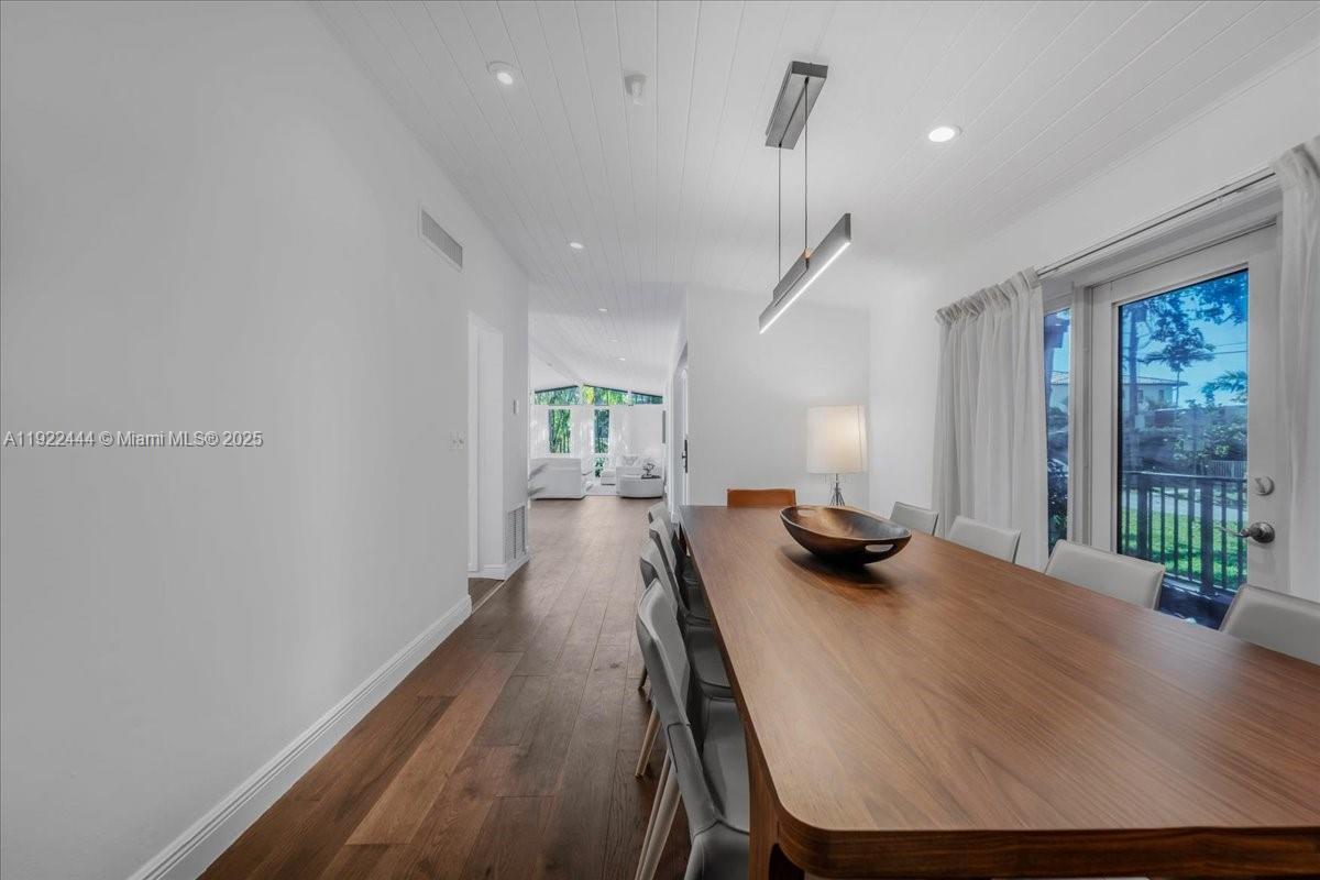 669 S Mashta Dr Key Biscayne, FL 33149