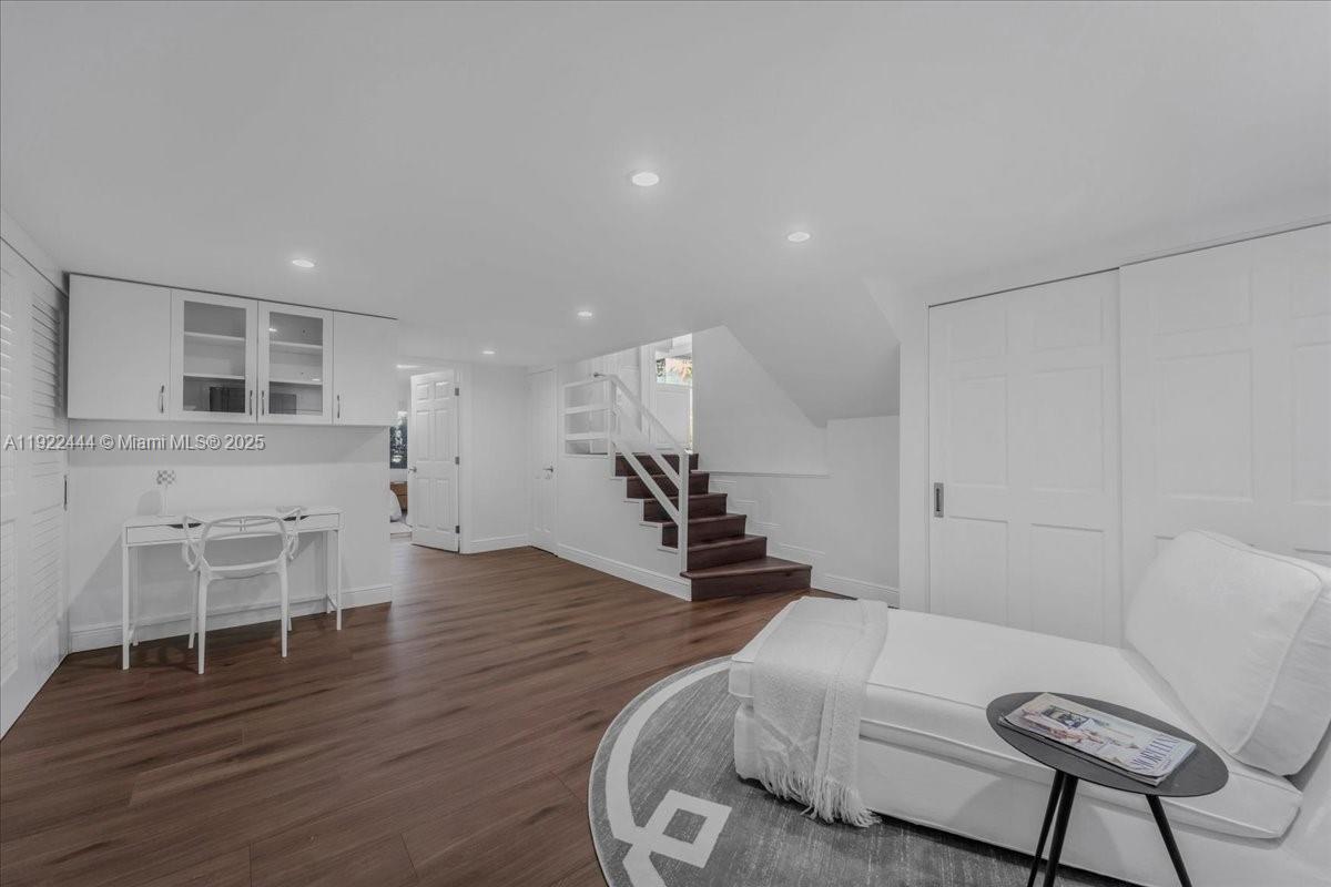 669 S Mashta Dr Key Biscayne, FL 33149