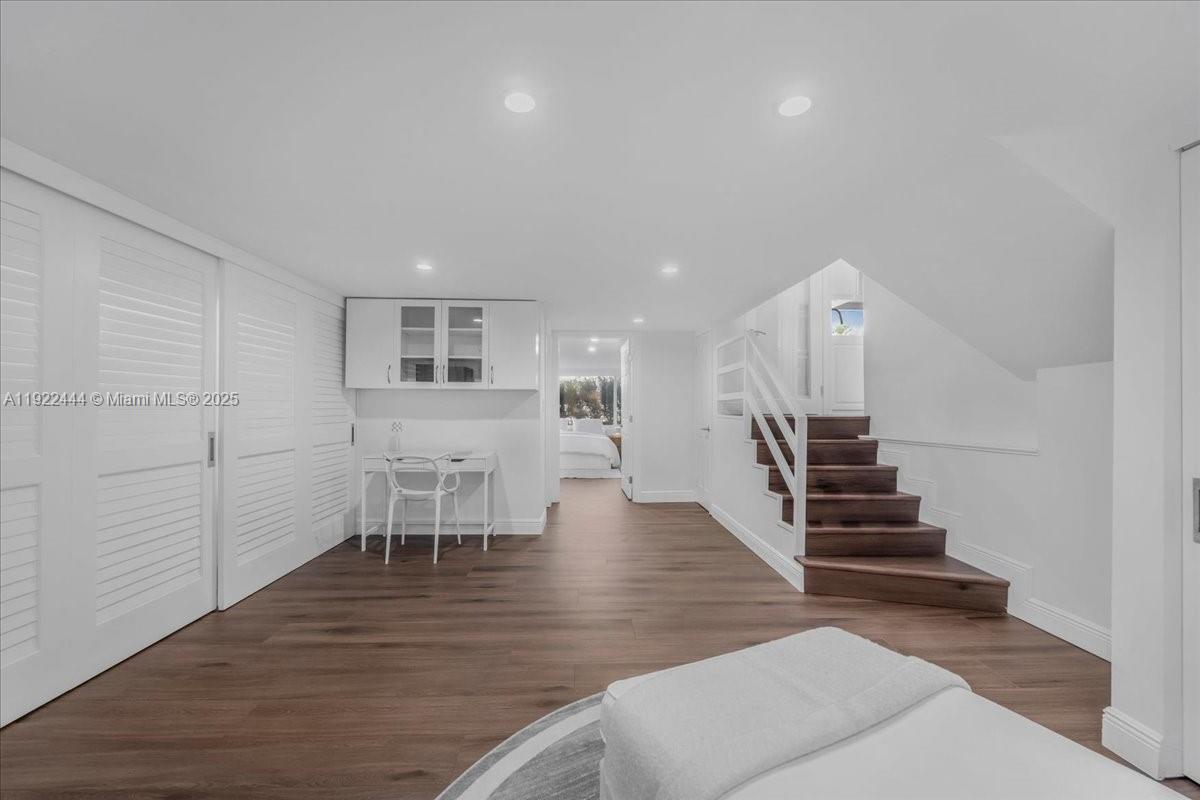 669 S Mashta Dr Key Biscayne, FL 33149